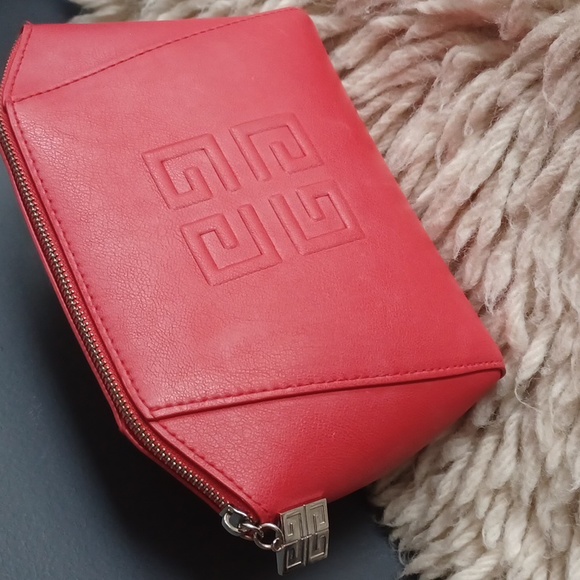 Givenchy makeup bag - Picture 14 of 15